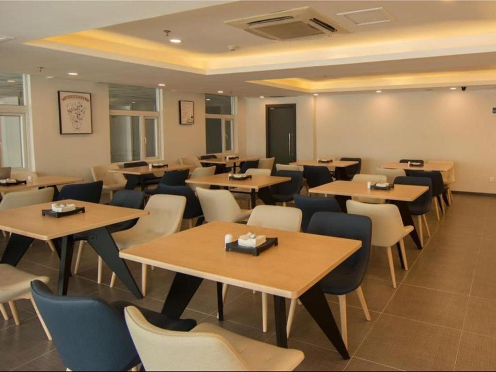 Hanting Hotel Shenzhen Nanshan Metro Station Exterior foto